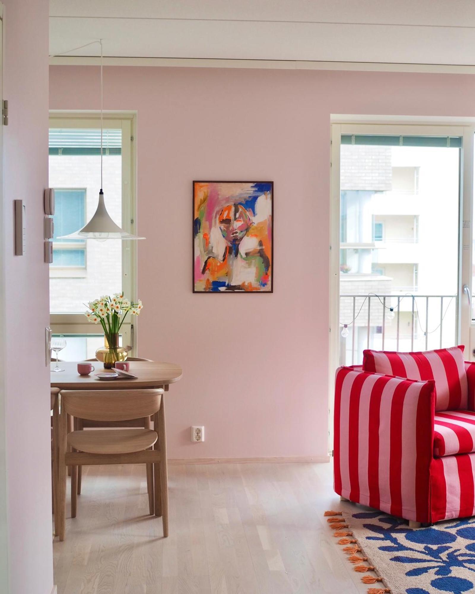 Candy-Colored Two-Room Condo With Sweet Views Хелзинки Екстериор снимка