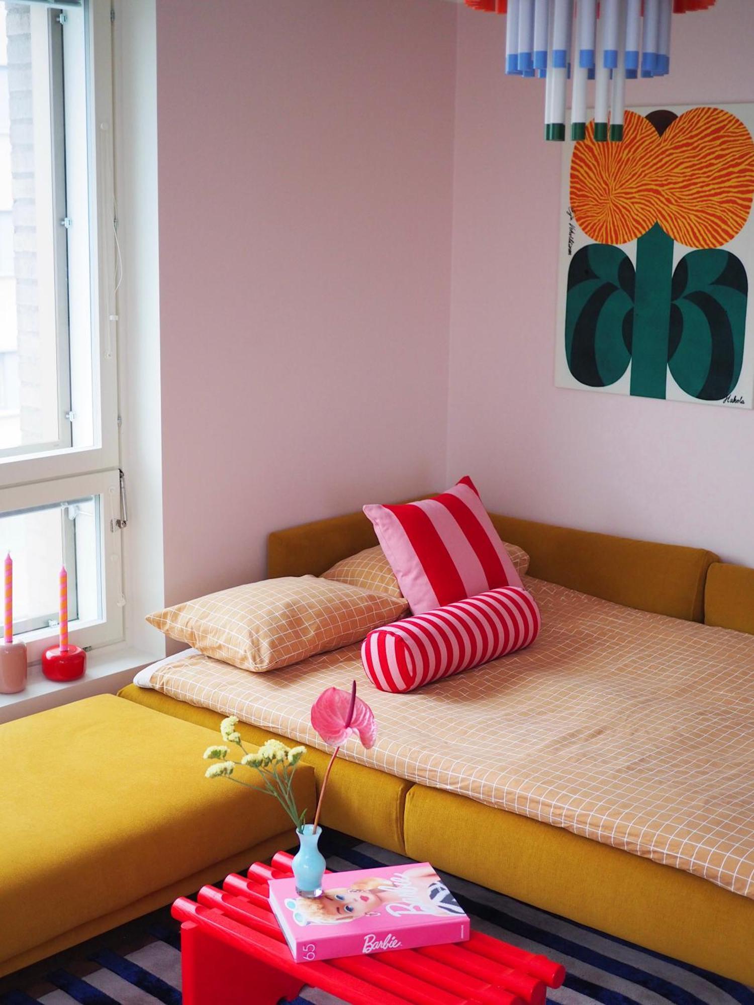 Candy-Colored Two-Room Condo With Sweet Views Хелзинки Екстериор снимка