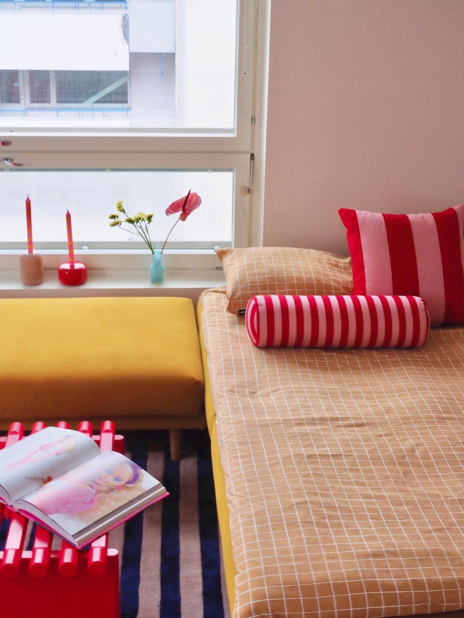 Candy-Colored Two-Room Condo With Sweet Views Хелзинки Екстериор снимка